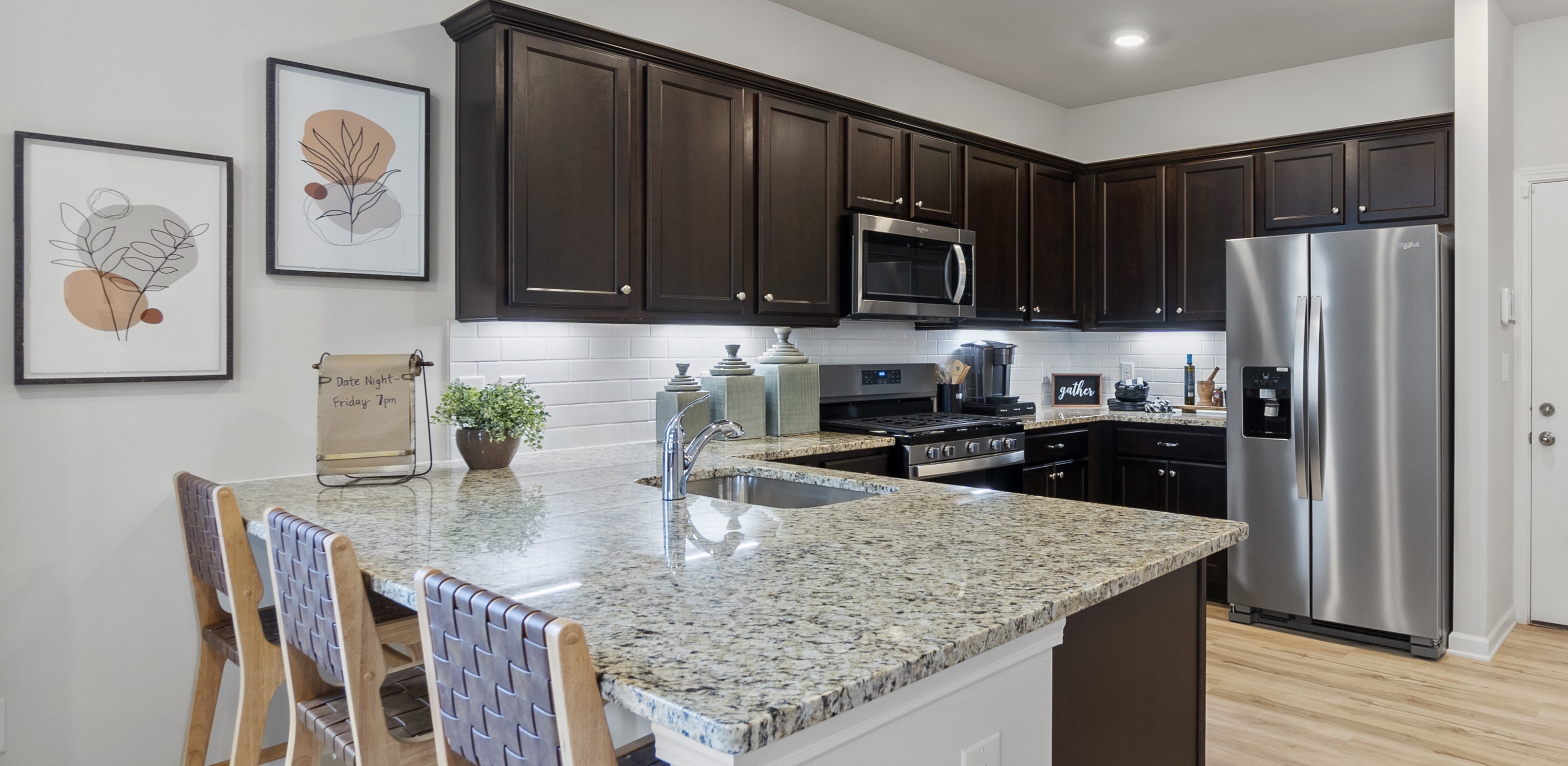 Undercabinet lighting